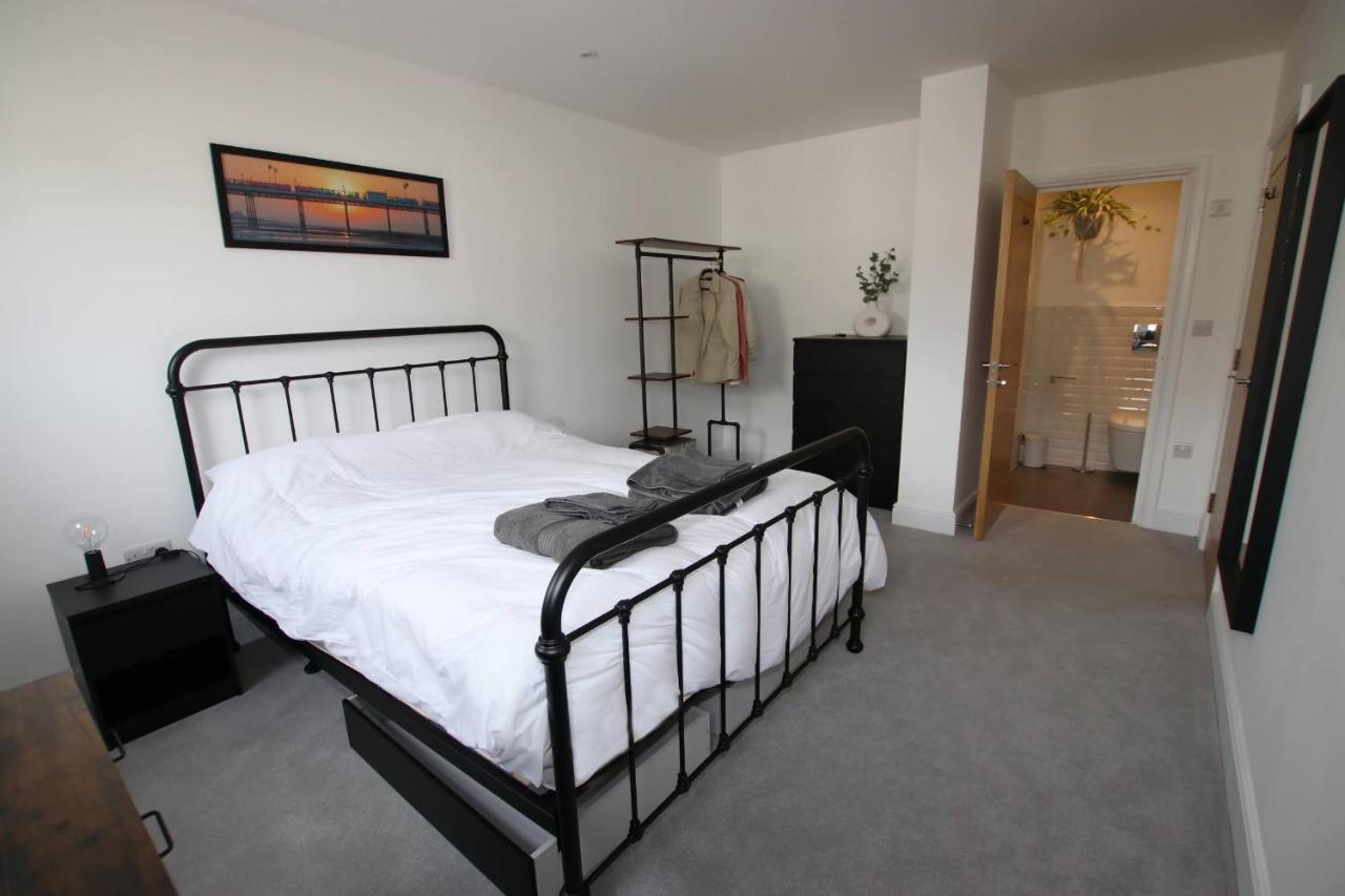 Modern Home For Small Groups By Stones Throw Apartments - Free Parking - Sea View 沃辛 外观 照片